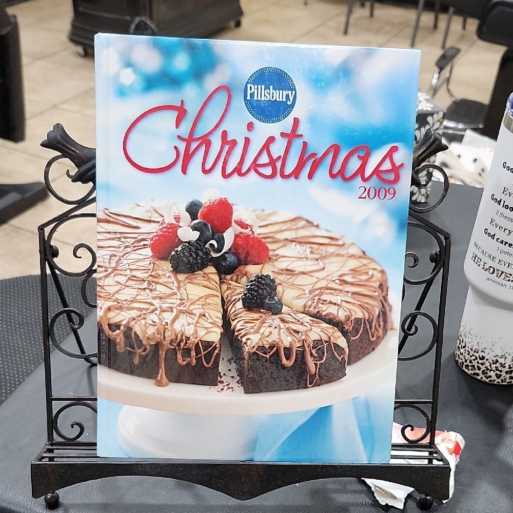 PILLSBURY CHRISTMAS 2009 COOKBOOK